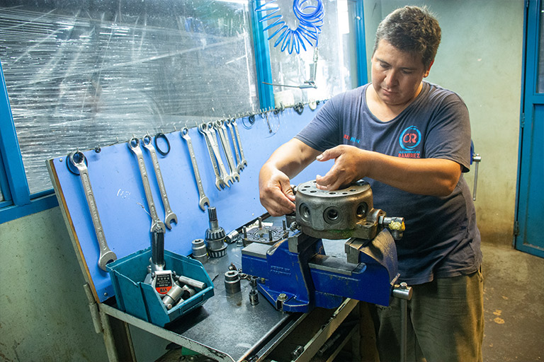 Reparación de Bombas y Cilindros Hidráulicos