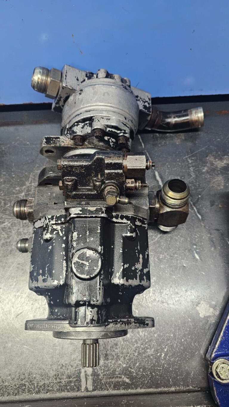 Adaptación de bomba hidráulica en articulado Case 8930
